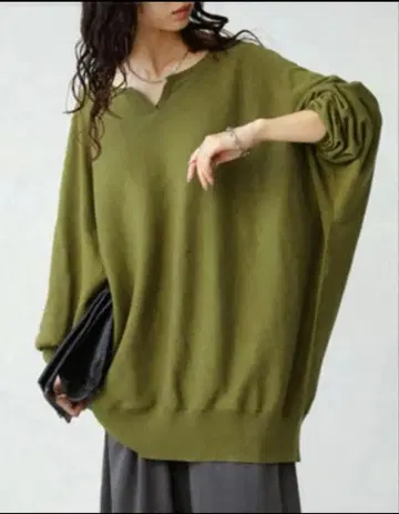 키넥 돌먼 실루엣 니트 안티카