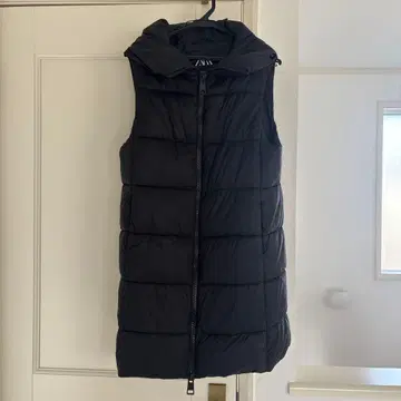 ZARA 후드 부착 블랙 다운 베스트 XS