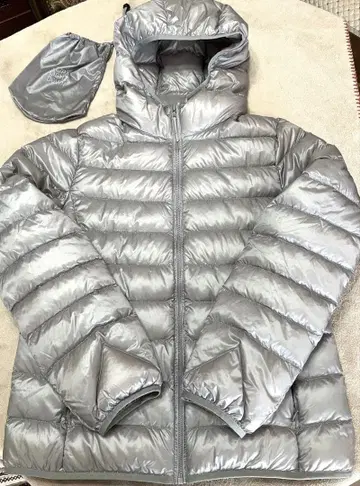 고품질 유니클로 여성용 울트라 라이트 다운 자켓 후드 부착 L