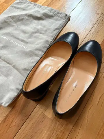 FABIO RUSCONI 블랙 펌프스 37 사이즈 (더스트백 포함)
