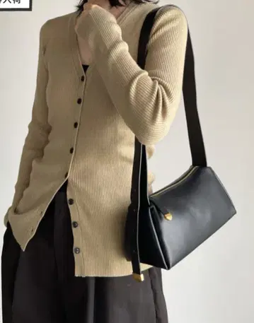 [지스트리] 심플한 블랙 숄더백