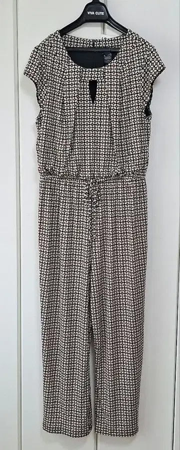 블랙 화이트 패턴 올인원