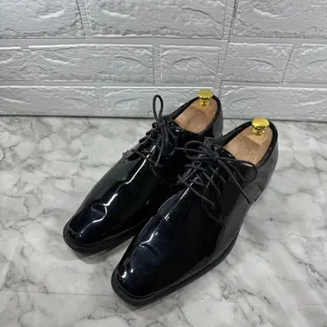 JOSEPH ABBOUD 블랙 가죽 에나멜 플레인토 27.5cm 상당