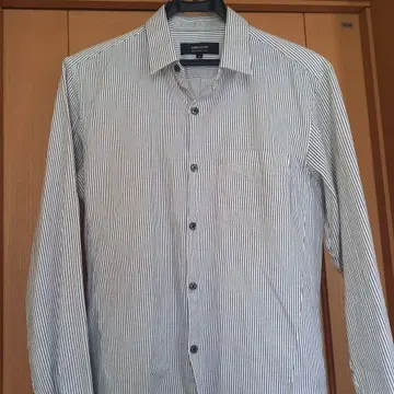 남성용 스트라이프 버튼 다운 긴팔 셔츠 M 사이즈