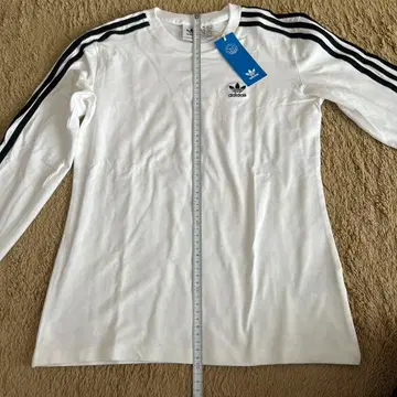 adidas 화이트 긴팔 T셔츠 M