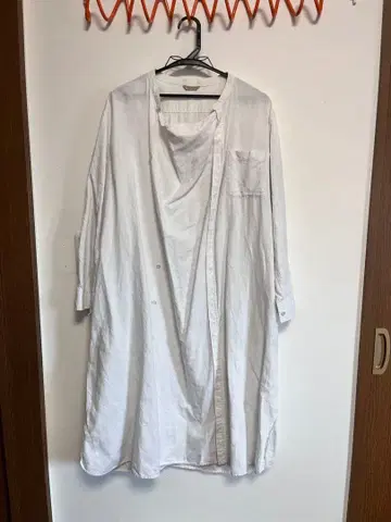 ARTS&SCIENCE 화이트 롱 셔츠