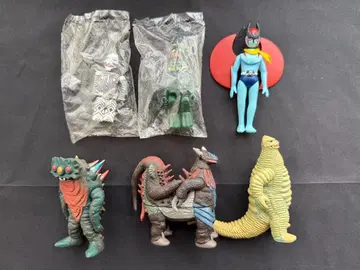 큐브릭 울트라맨 다다 라곤 레드킹 점보킹 비콘