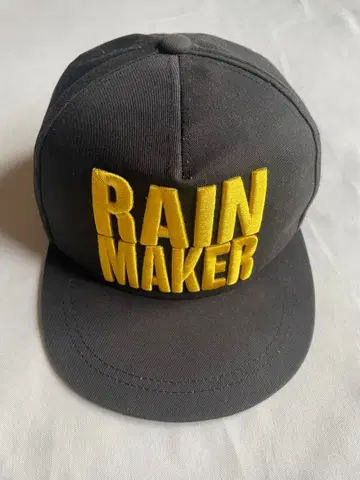 오카다 카즈치카 RAIN MAKER 모자 캡