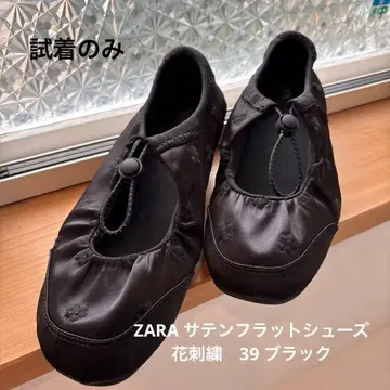 [ 시착만 한 상품 ] ZARA 새틴 플랫슈즈 꽃 자수 39 블랙