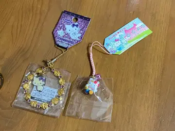 산리오 헬로키티 홋카이도 한정 챠미키티 오카야마 한정 복숭아타로