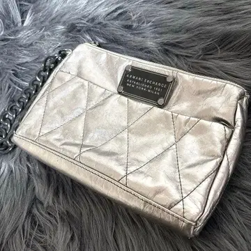Armani Exchange 실버 클러치백