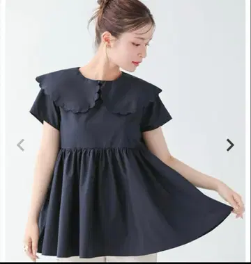 미개봉품 핏모아 스캘럽 칼라 페플럼 블라우스 네이비