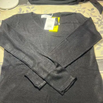 AZUL 긴팔 V넥 T셔츠 2색 전개