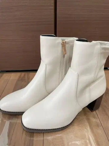 화이트 사이드 고어 부츠 중간 힐