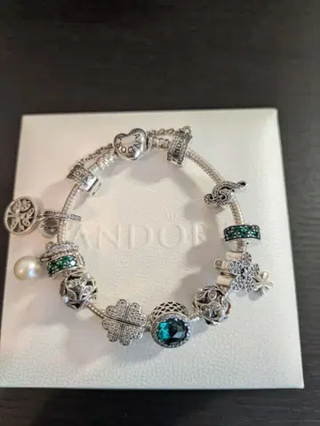 PANDORA 참 포함 팔찌