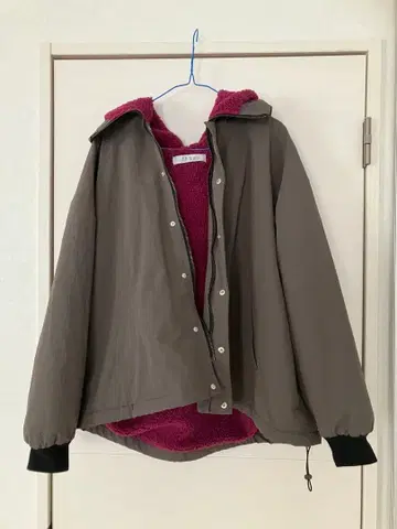 Jih Nunc(지눙크) 보아 안감 나일론 빅 후드 자켓