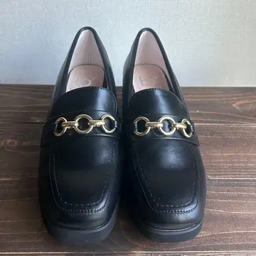 새상품 23cm 블랙 로퍼