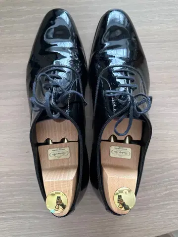 Crockett & Jones CHEAM 블랙 8 E