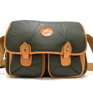 새상품급 헌팅월드 숄더백 바 서패스 칼리 올