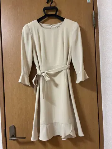 7부 소매 무릎 기장 원피스