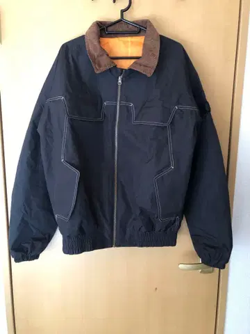 LIPNER 방한 자켓 블랙