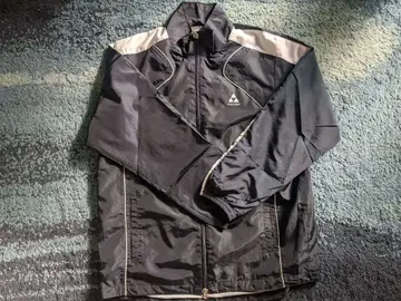 나일론 자켓 블랙 스트라이프 디자인