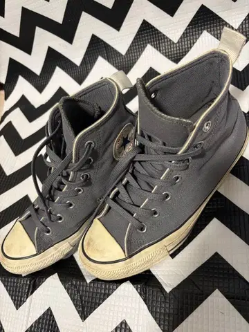 Converse 그레이 하이컷 스니커즈 24.5