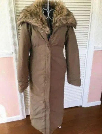 가격 인하 고져스 퍼 롱 다운 코트