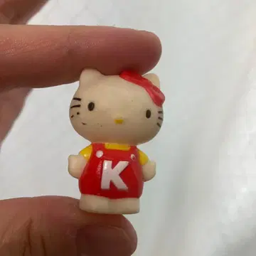 헬로키티 피규어 빨간색 의류
