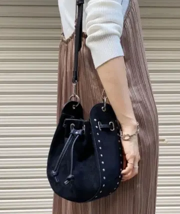 [ 새상품급 ] PAGEBOY 스터드 숄더백 블랙