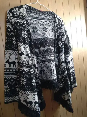 노르딕 무늬 프린지 판초