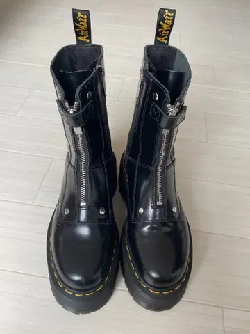 [새상품급] Dr.Martens 부츠 Jetta Hi Max UK4