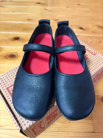 [ 새상품급 ] CAMPER 블랙 발레 슈즈 36