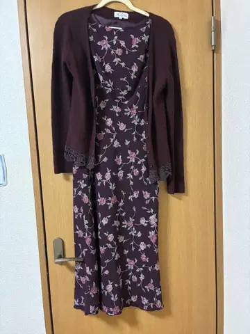 꽃무늬 와인 레드 셋업