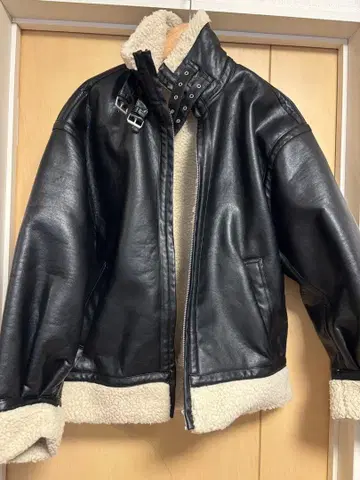 1회 착용 EVRIS 오버 사이즈 보아 블루종