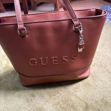 GUESS 브라운 토트백