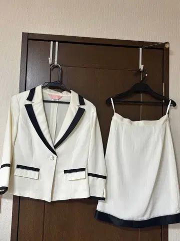 세일 Sabre 스커트 셋업 9AR 화이트