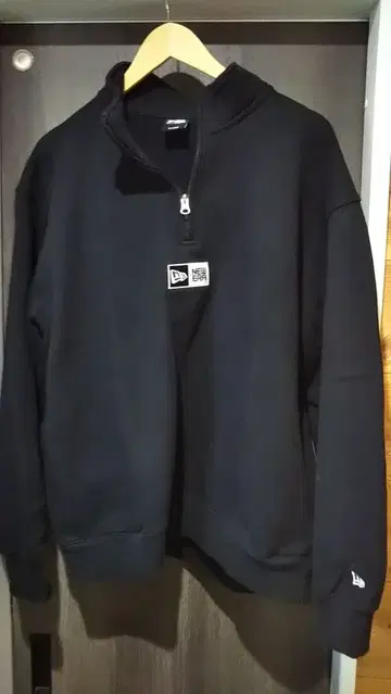 뉴에라 오버 사이즈 하프 지퍼 박스 로고 맨투맨 속기모 XL