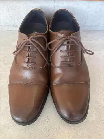 브라운 스트레이트 팁 드레스 슈즈