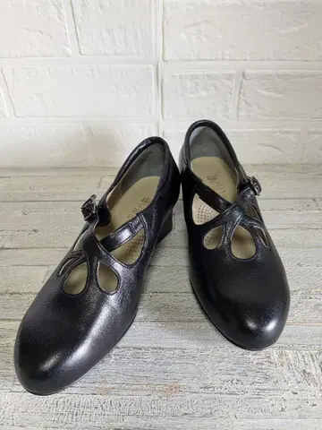 미사용급 의 신발 블랙 가죽 스트랩 펌프스 22cm EEEE