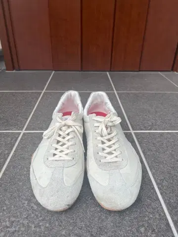 패트릭 화이트 스웨이드 스니커즈