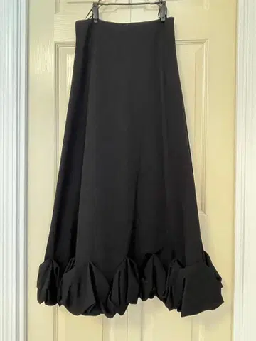 Sister Jane 블랙 프릴 롱 스커트