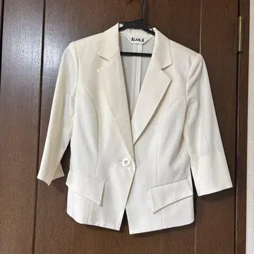 대세일 화이트 자켓 3/4소매 새상품급