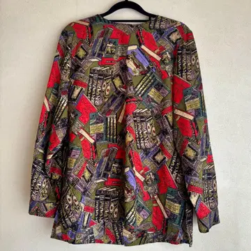 ISH MAISON 서적 프린트 긴팔 블라우스