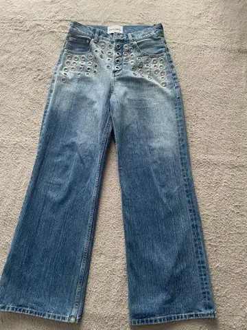 BEEDEN 아이렛 장식 와이드 레그 데님 and 부직포 백