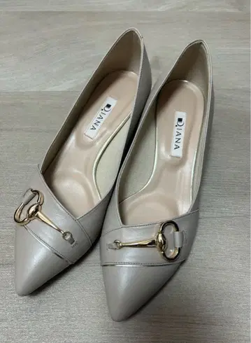 DIANA 베이지 펌프스 23.5