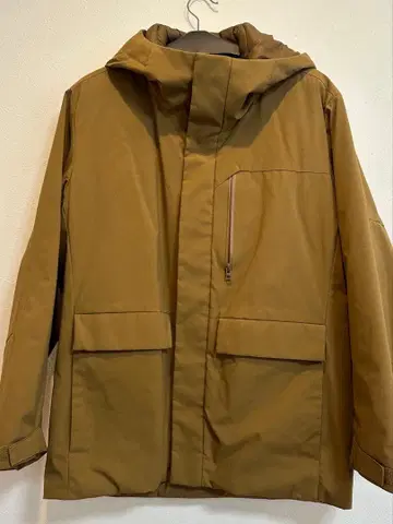 [ 새상품급 ] 유니클로 하이브리드 다운 파카 M 사이즈 카멜