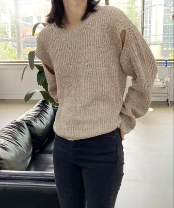 by muni:r 베이지 캐주얼 니트 긴팔