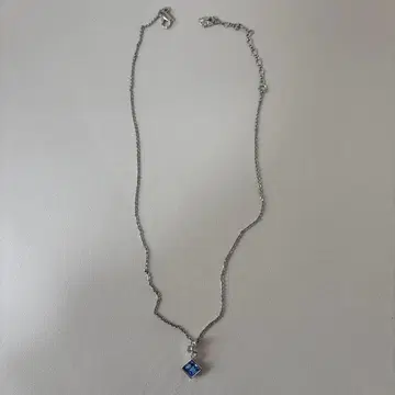 새상품급 SWAROVSKI 스와로브스키 블루 크리스탈 목걸이