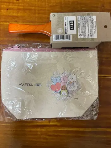 아웨다 BT21 미니 패들 브러쉬 파우치